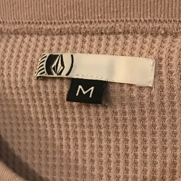 Volcom Women Top Carnation Pink Roses Floral Blouse Tee Quilted Shirt Medium - Picture 4 of 6